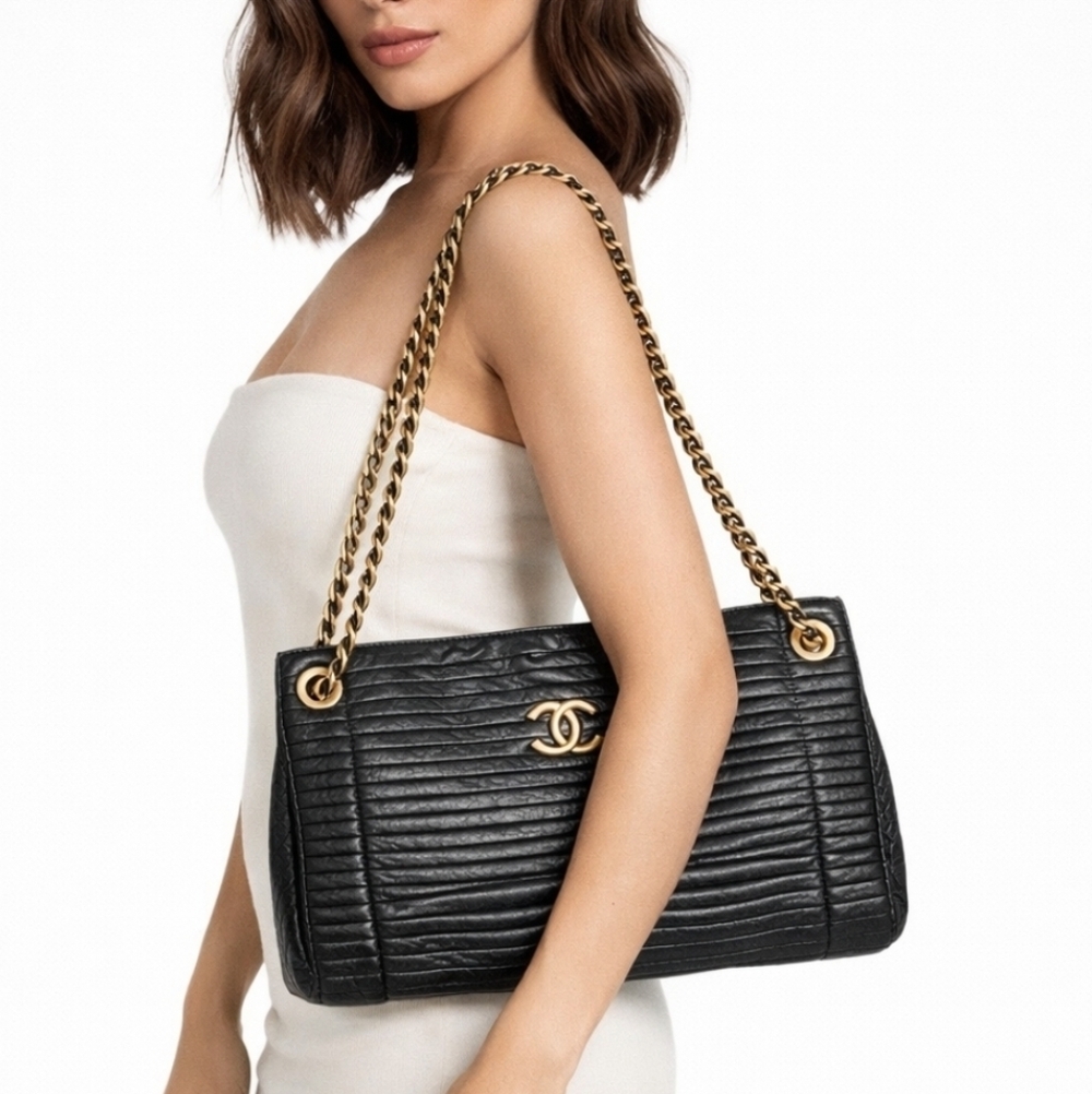 CHANEL Accordion Style Pleated Bag Black - MINT Condition!